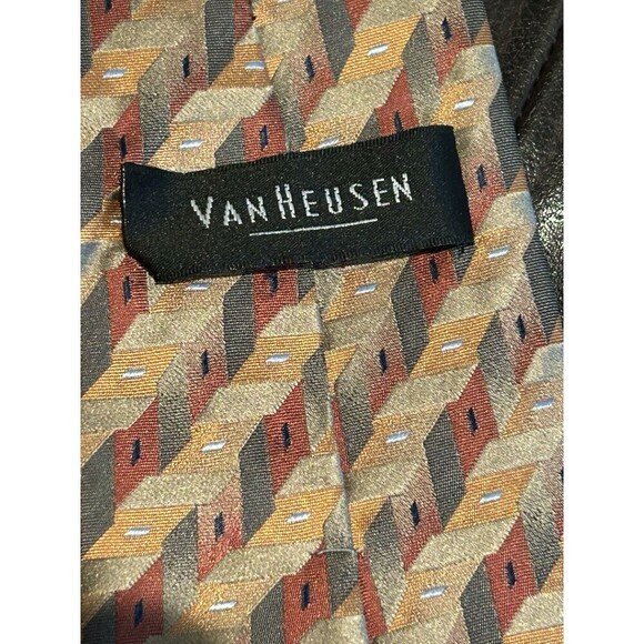 VAN HEUSEN 100% Silk Tie Stain Resistant Yellow Red Blue Green 60" x 3.5” - Picture 4 of 6